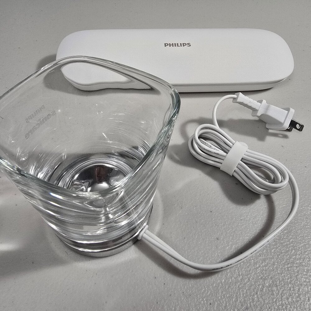Philips 9300 Charger And Travel Case Set